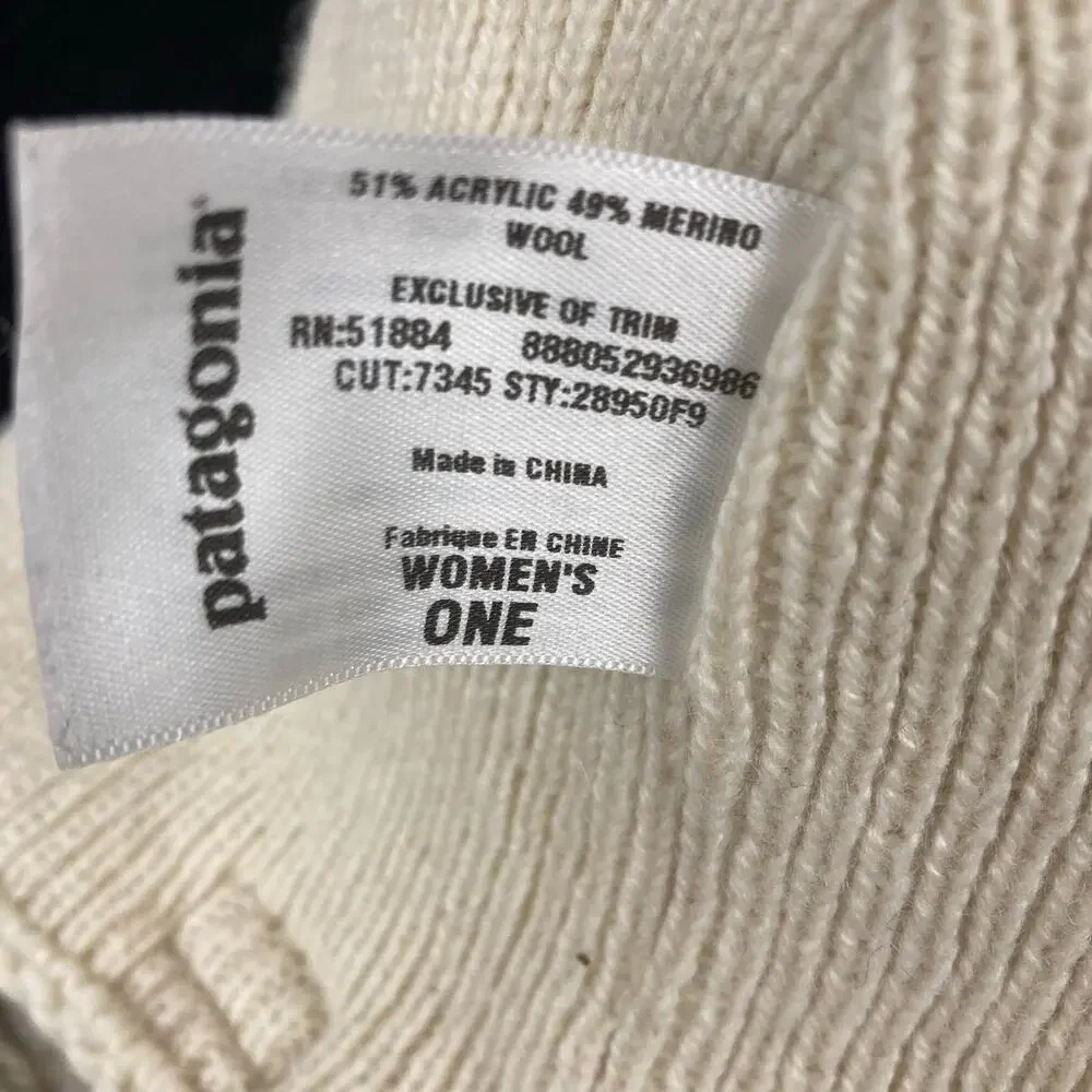 Patagonia Cable Knit Wool Blend Ear Flap Beanie Women Cream Chin Straps Pom Pom